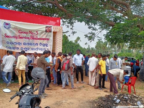 free meal distribution event for devotees in rath yatra at puri.
